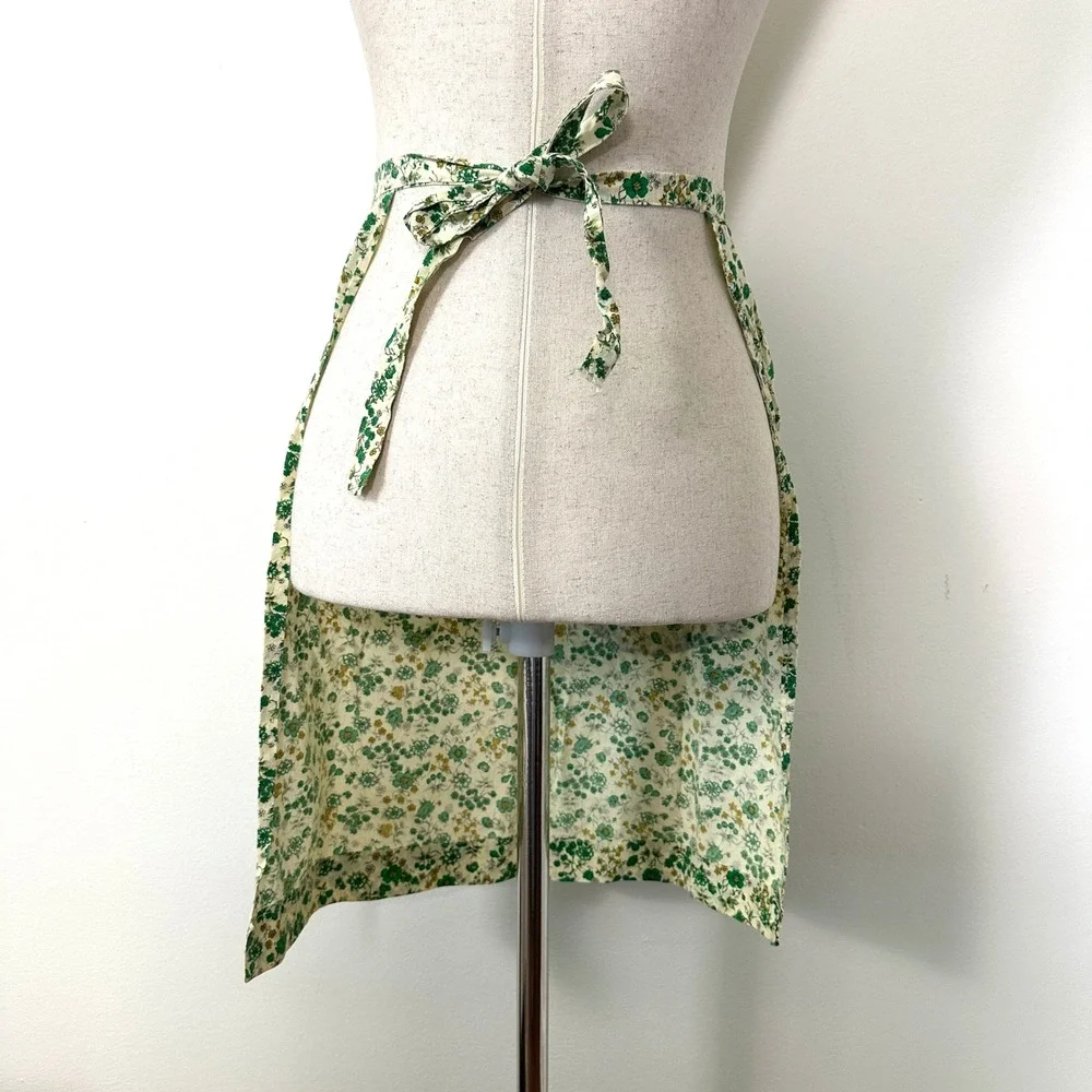 VTG‎ 70s Cottagecore Floral Apron Green Prairie Tie Waist Handmade